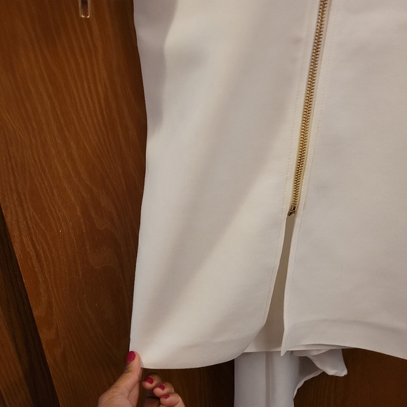 Off White Evening Party Dress with Hold Zipper - Picture 2 of 6